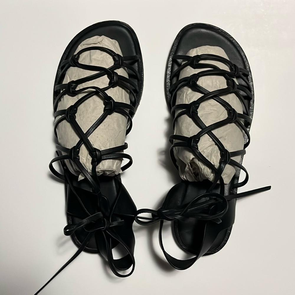 VINCE. Beaumont Flat Sandal